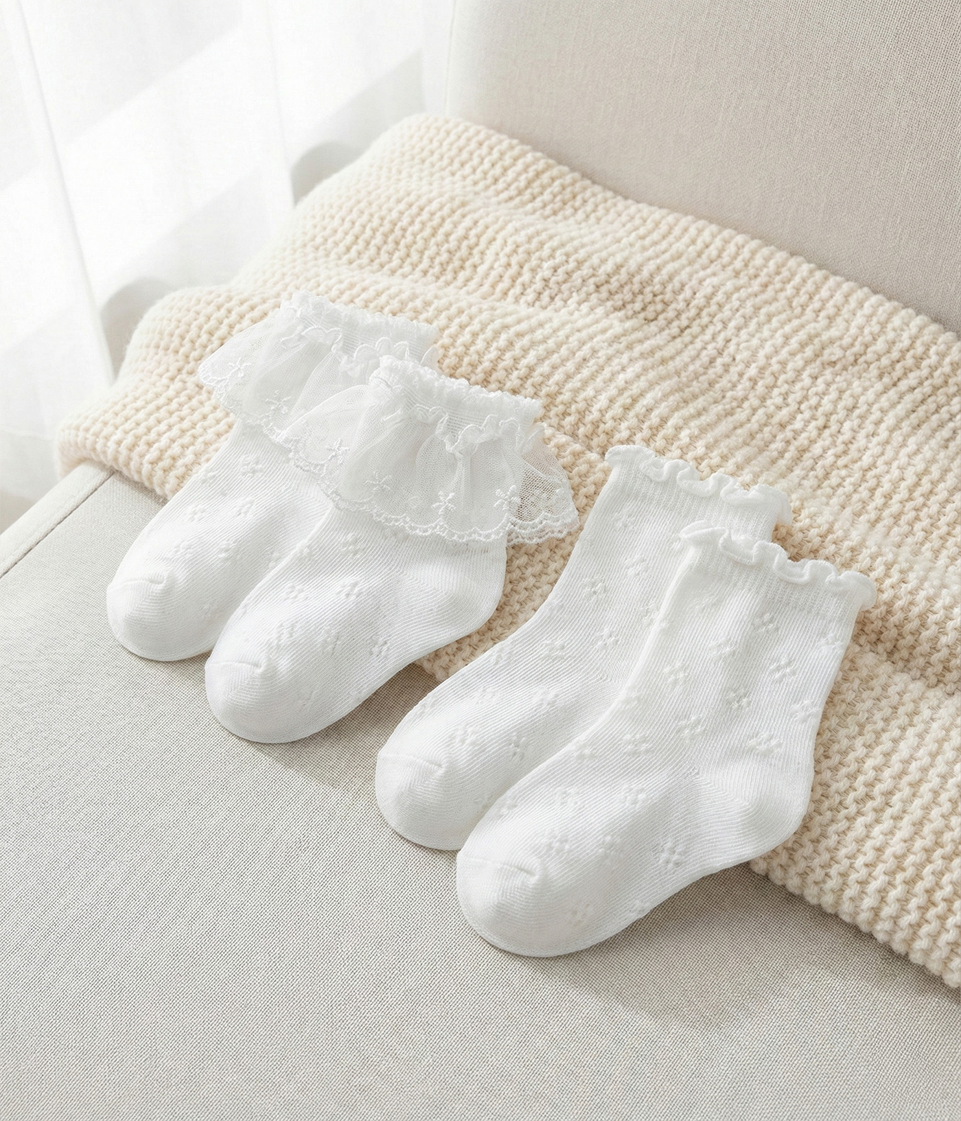 Remplissage génératif 2 Lot de 2 paires – Chaussettes bébé dentelle Style Volant fleuri – Image 1