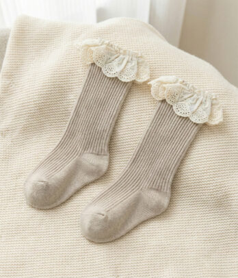 Chaussettes bébé dentelle – Beige doux