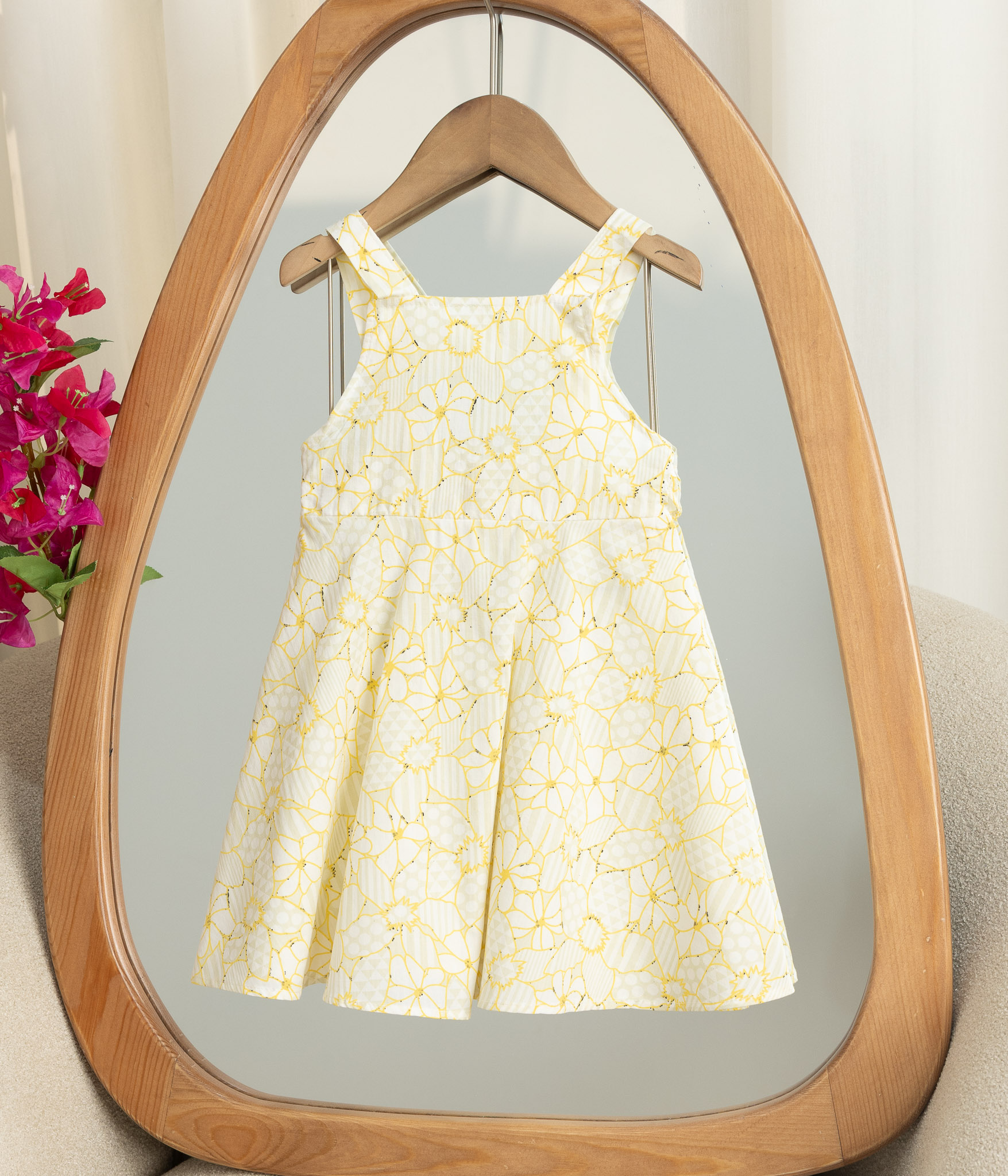 0X4A9387 Robe fillette blanche fleurie confort raffiné – Image 1