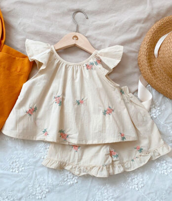 Ensemble fille blouse brodée & short volanté – Style doux et élégant été