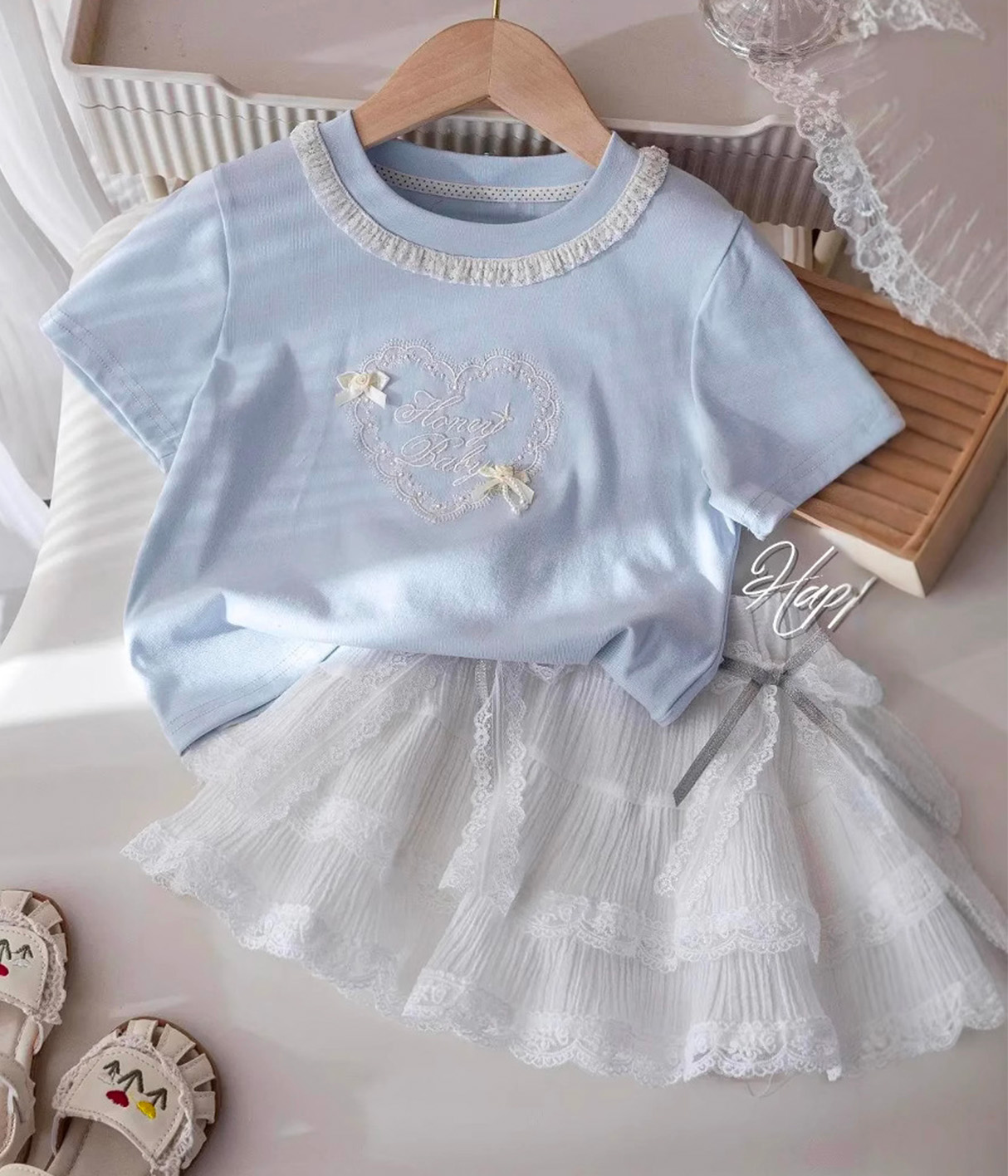 41 1029-18 Ensemble fille jupe blanche & t-shirt bleu ciel – Image 1