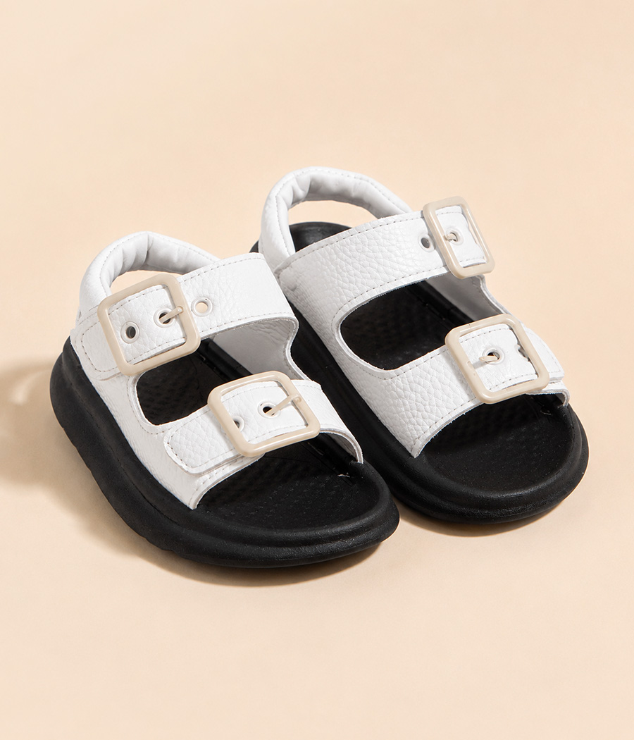 438439 Sandales garçon blanche à boucles – Image 1