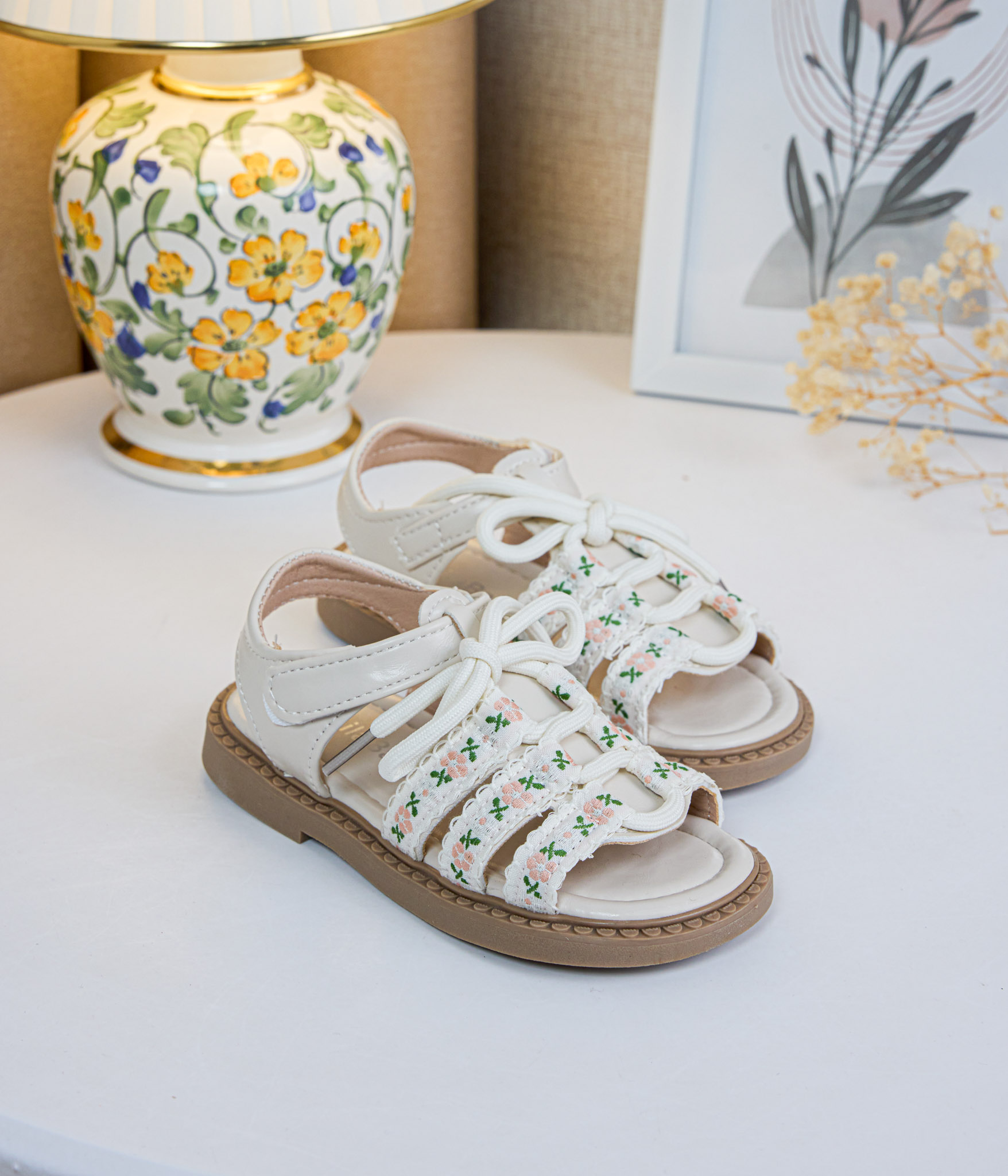 461482 Sandales fille fleuries style casual – Image 1