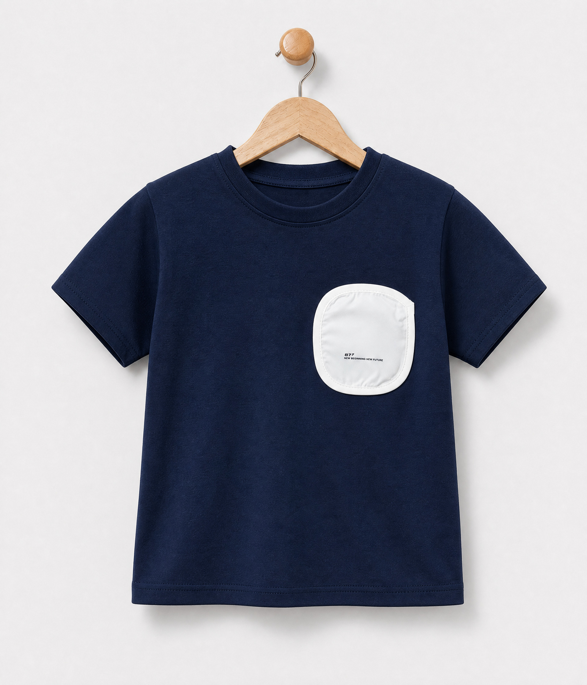 674451 T-shirt garçon marine avec poche contrastée – Image 1