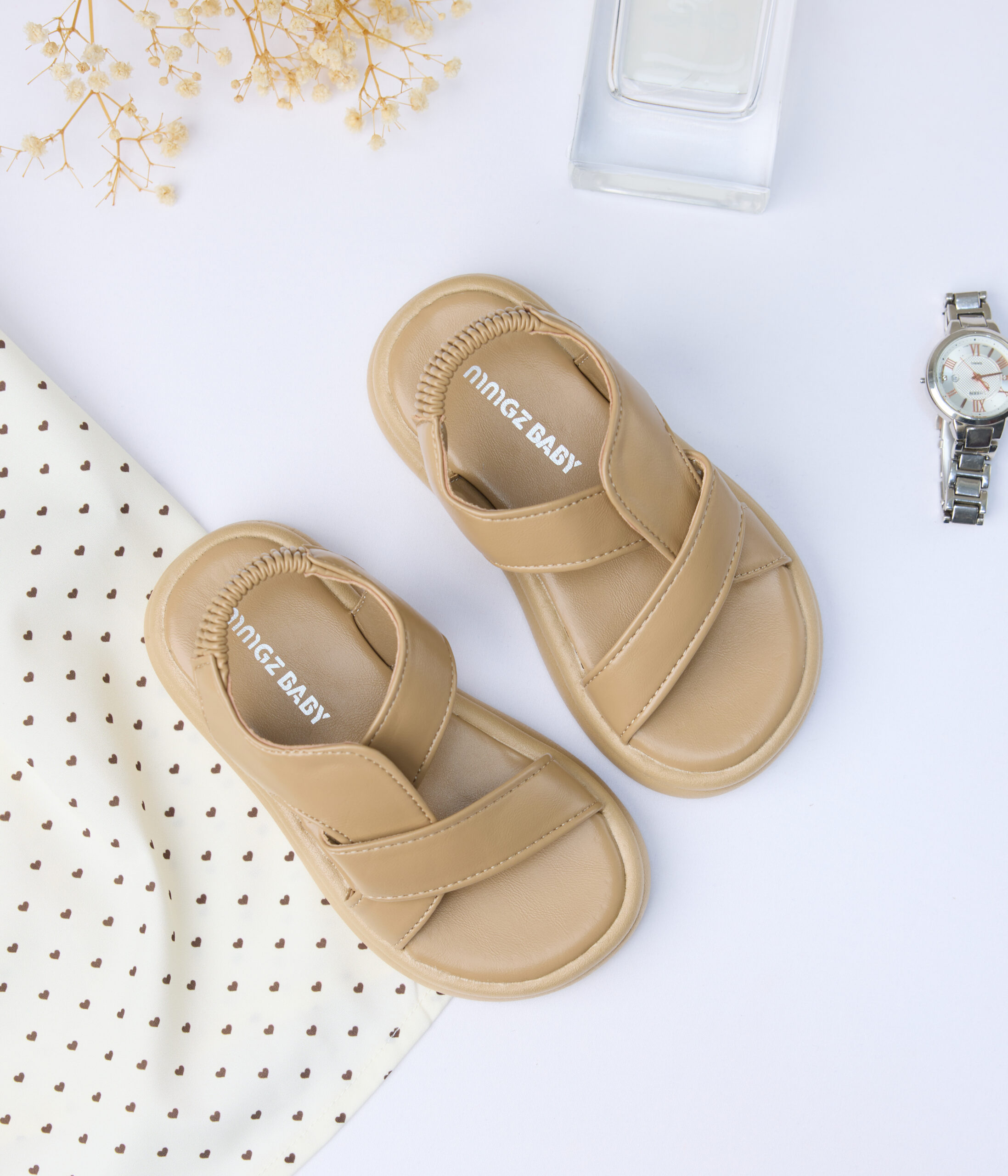 732828 224 Sandales fille camel – Brides croisées confort – Image 1