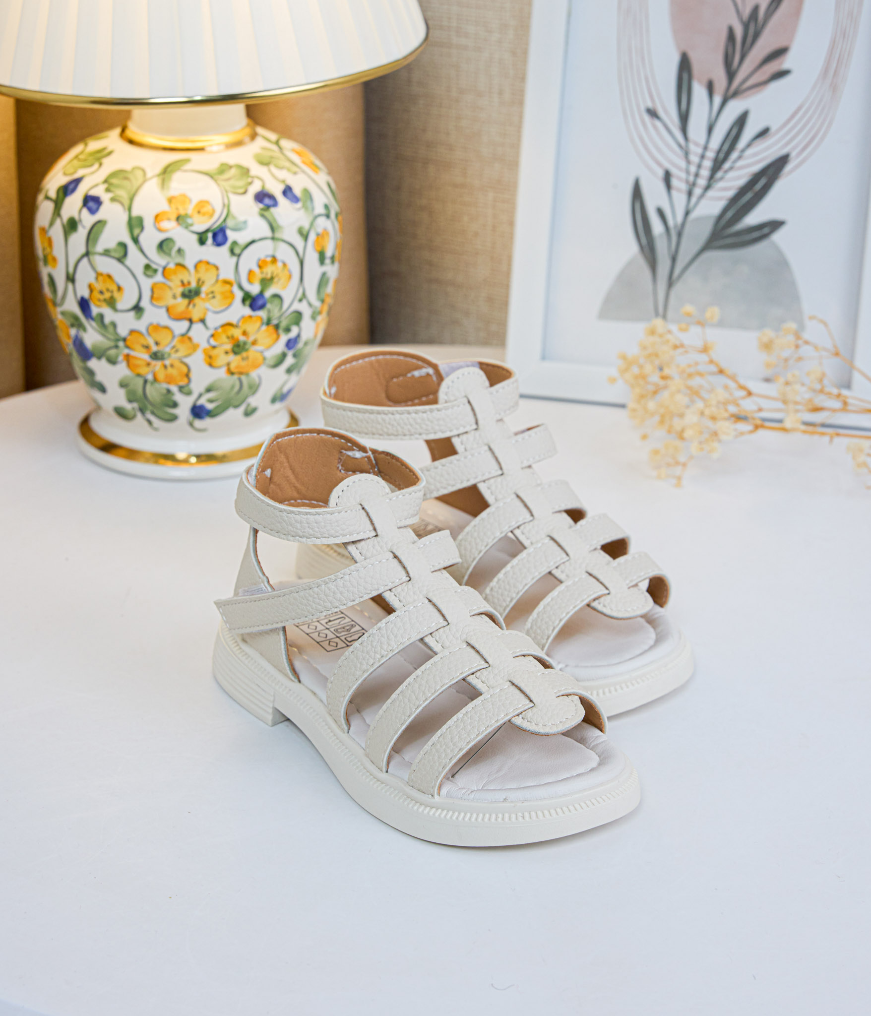 812157 3 Sandales fille style gladiateur écru – Maintien réglable et confort stable, enfant – Image 1