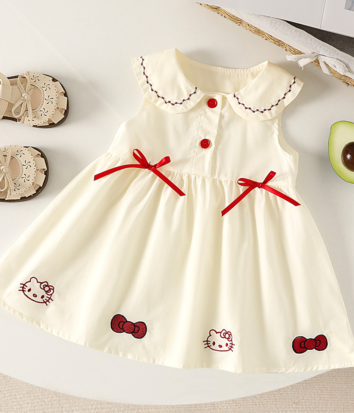 847133-13 Robe fille vaporeuse aux broderies ciselées – Image 1