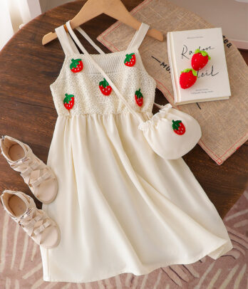 Robe bébé fille écrue brodée fraises avec sac