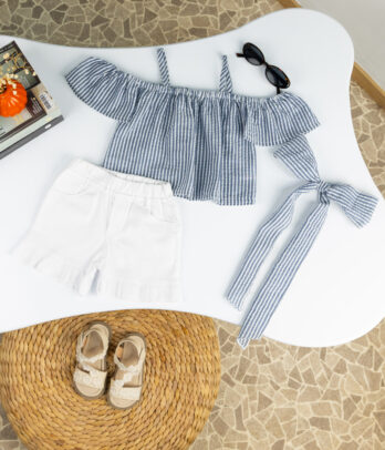 Ensemble fille bleu rayé top volanté & short blanc