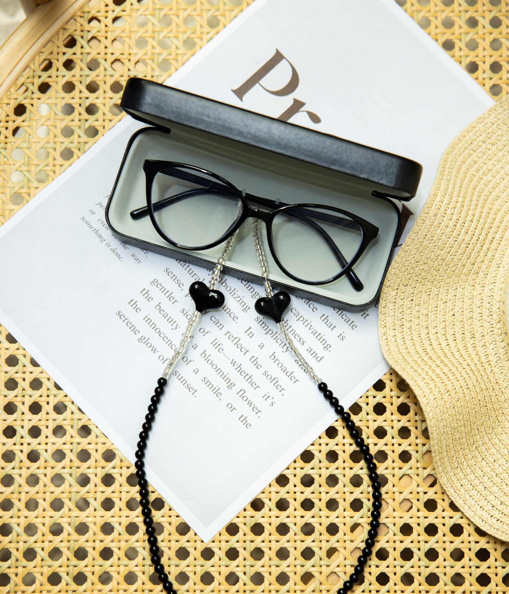 144497-5 Lunettes enfant perlé avec étui cœur – Image 1