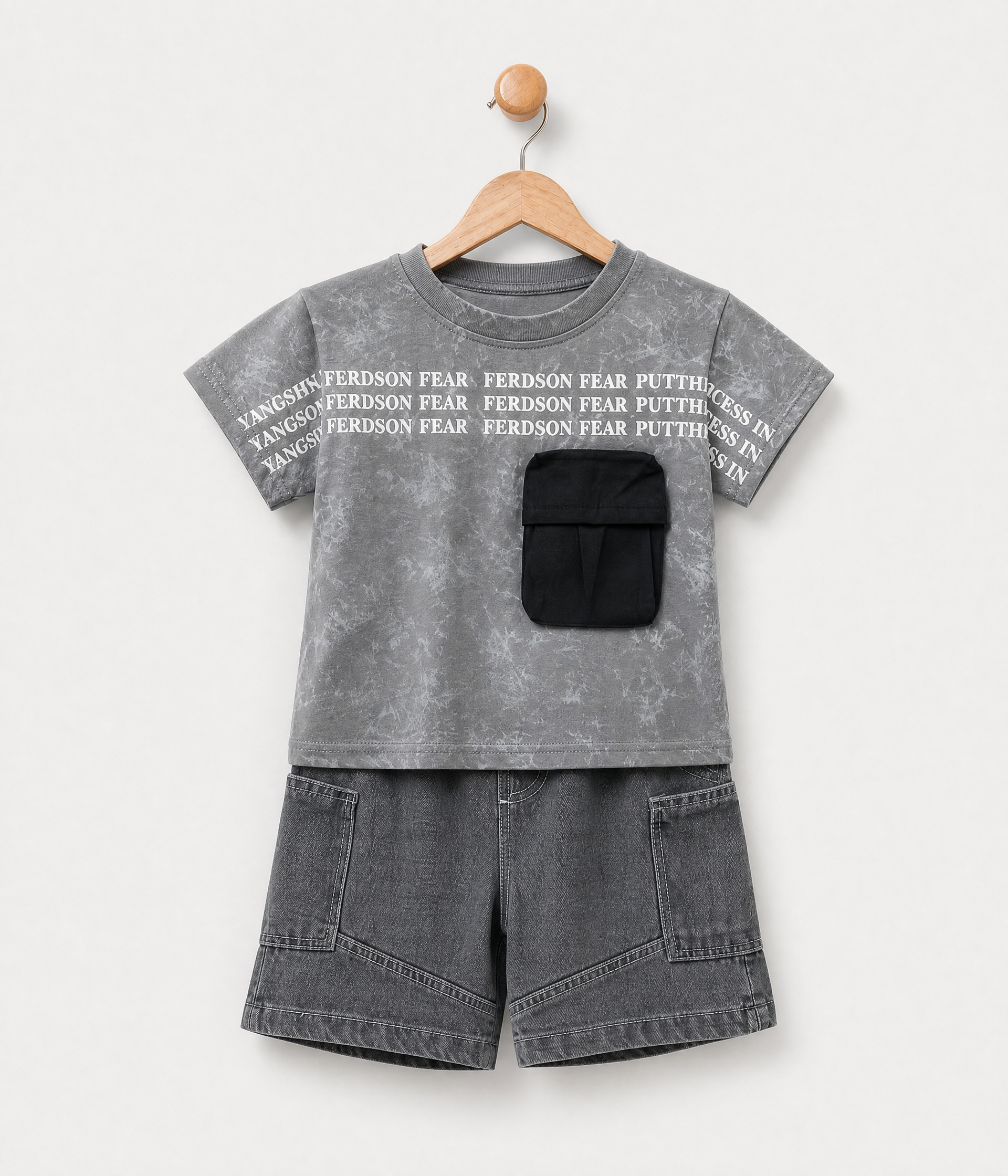 846397 Ensemble garçon casual – T-shirt gris imprimé + short noir – Image 1
