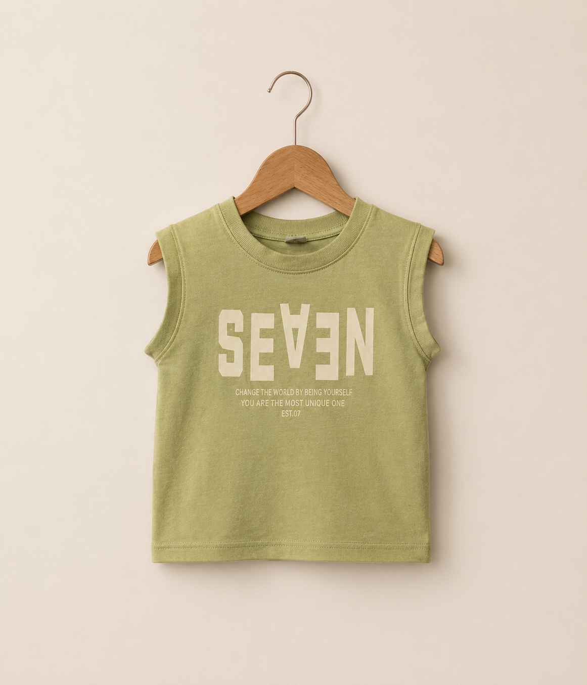 ChatGPT Image May 19, 2026, 11_35_35 AM T-shirt garçon vert sauge imprimé – Image 1