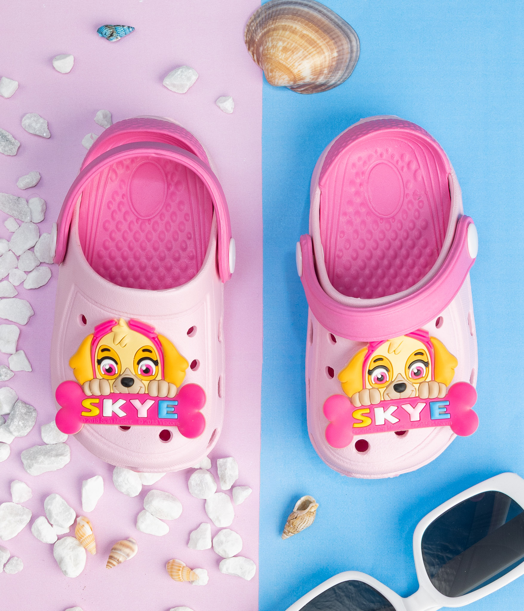 772811-3 Crocs fille roses motif chien héroïne – Image 1