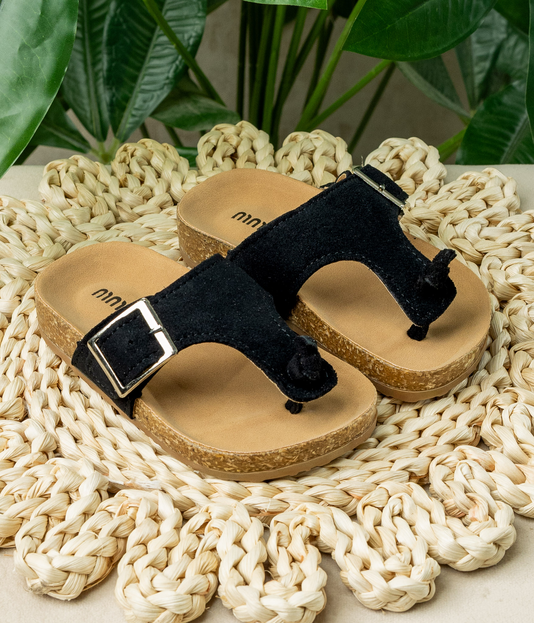 chaussure9561 Mules fille noires à bride réglable – Image 1