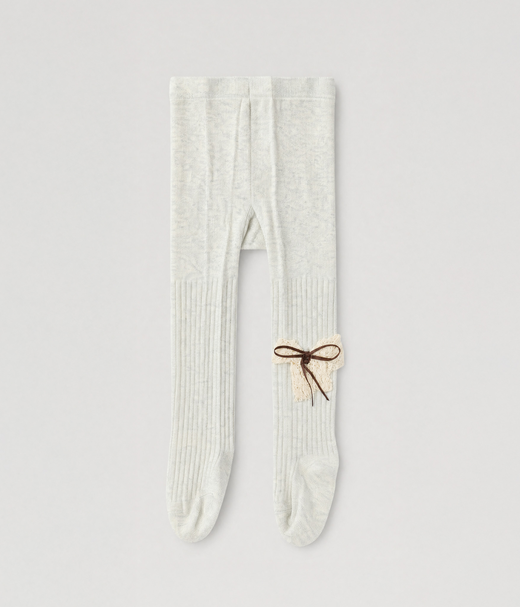 241724 Chaussettes fille grises à nœud noir et dentelle – Image 1