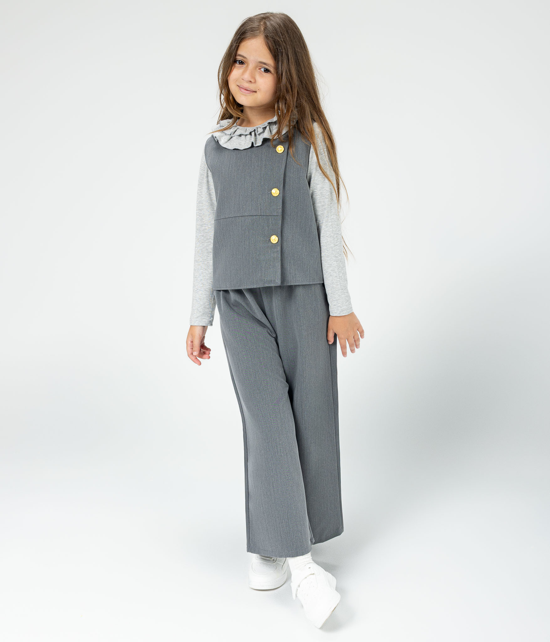 729394 Ensemble trois pièces gris à boutons dorés – Image 1