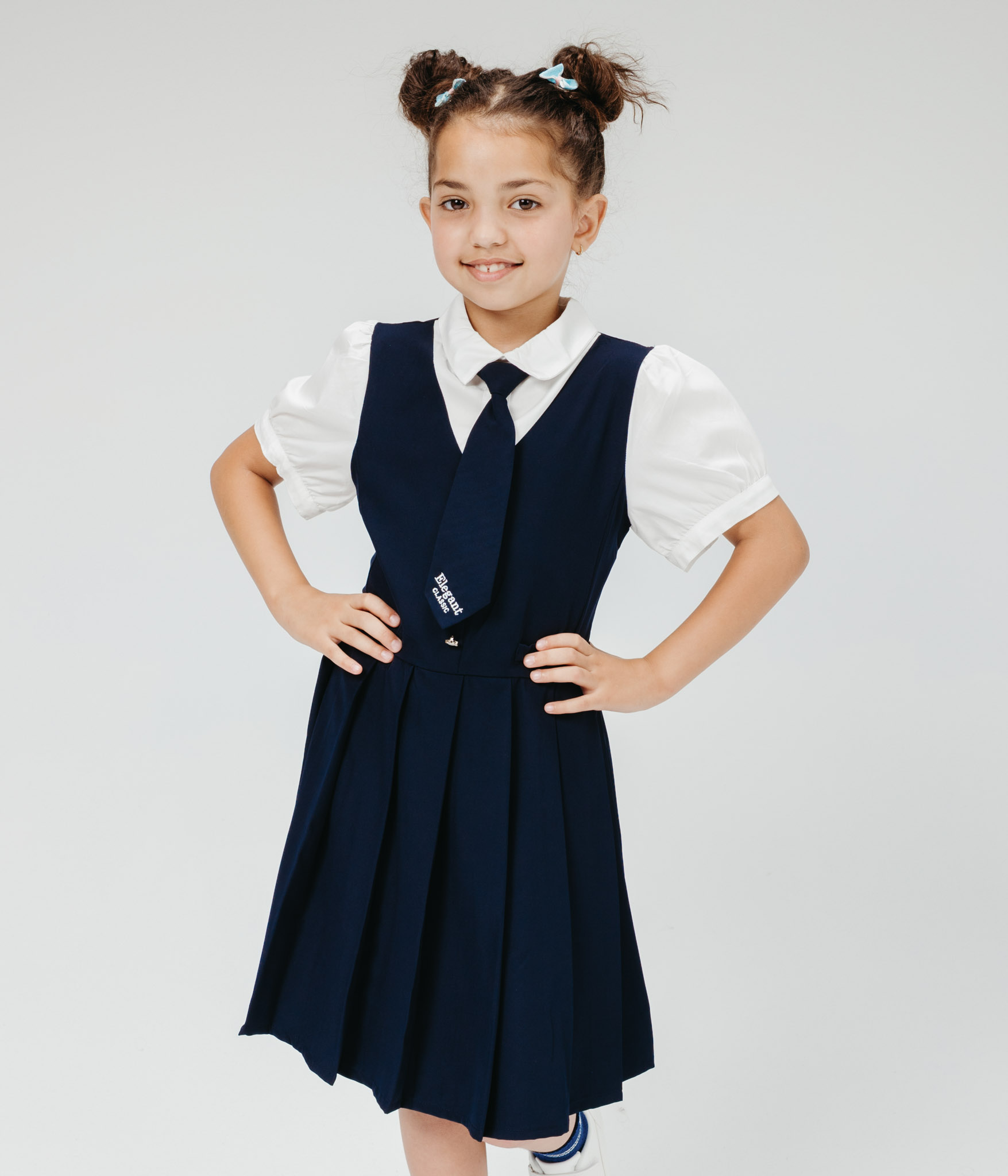 747642 Ensemble uniforme marine gilet et jupe0728 Robe écolière marine avec cravate – Image 1