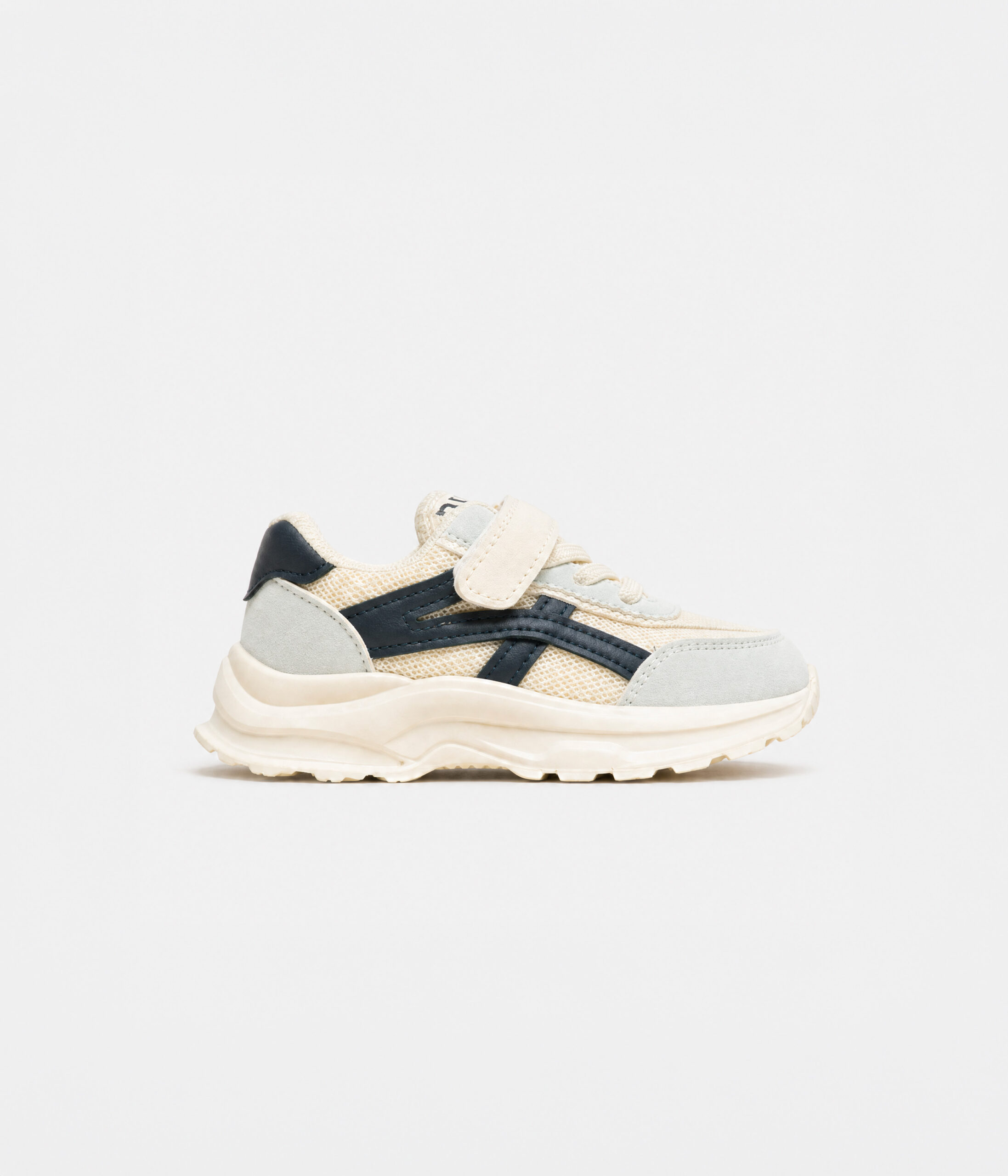 260016 Basket chunky tricolore gris, beige et bleu marine – Image 1