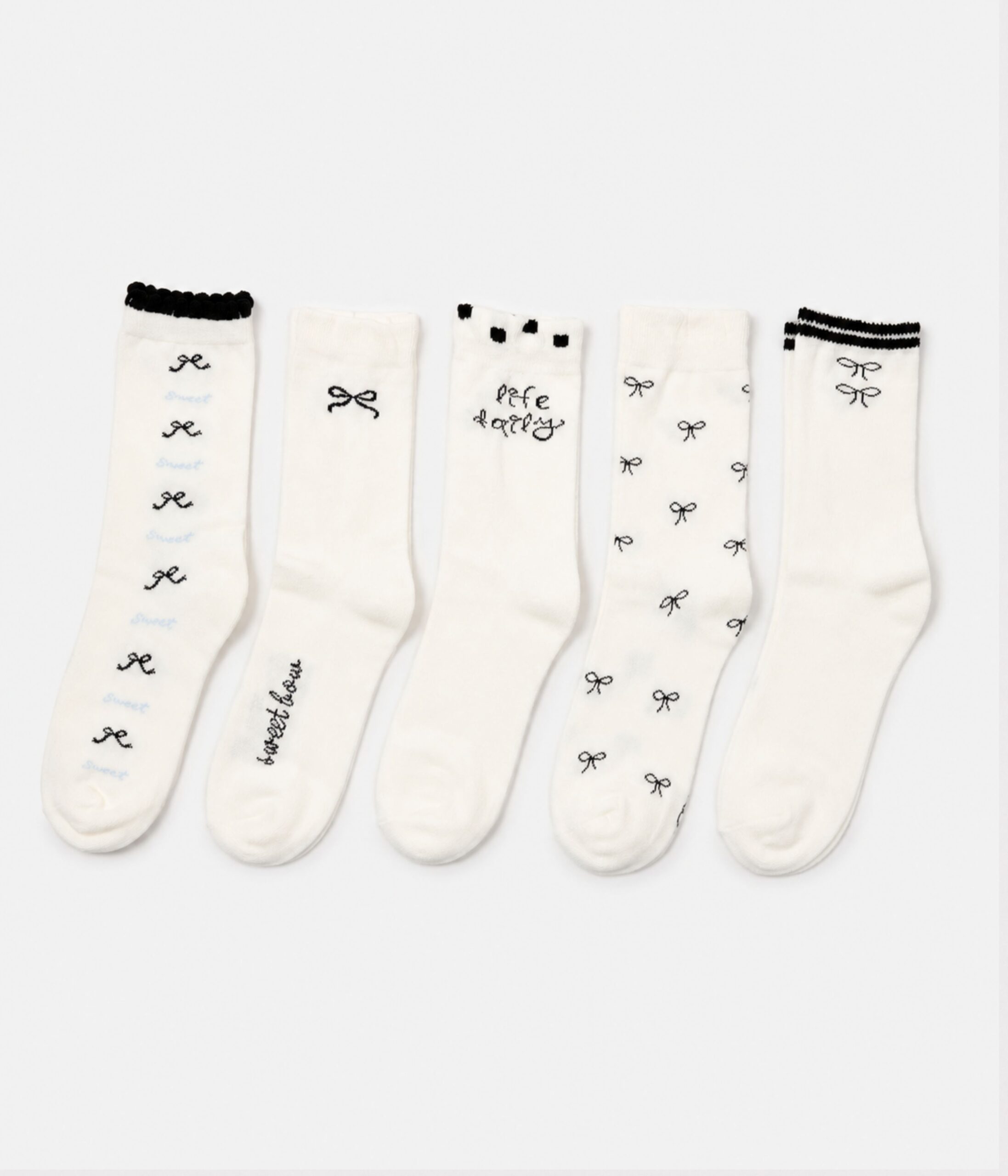 41994k Lot de 5 paires de chaussettes blanches fille – Élégance minimaliste et douceur quotidienne – Image 1