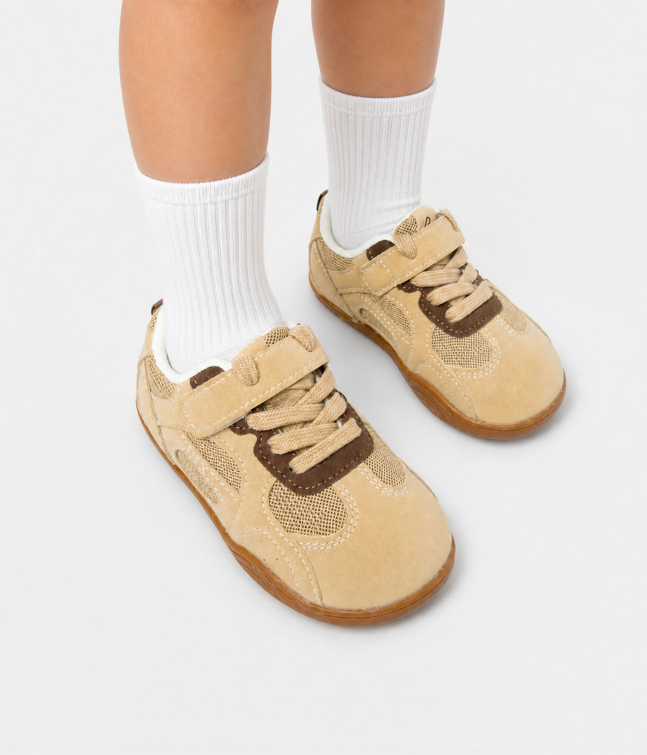 865248-01 Basket bicolore beige sable à lacets pour enfant – Image 1