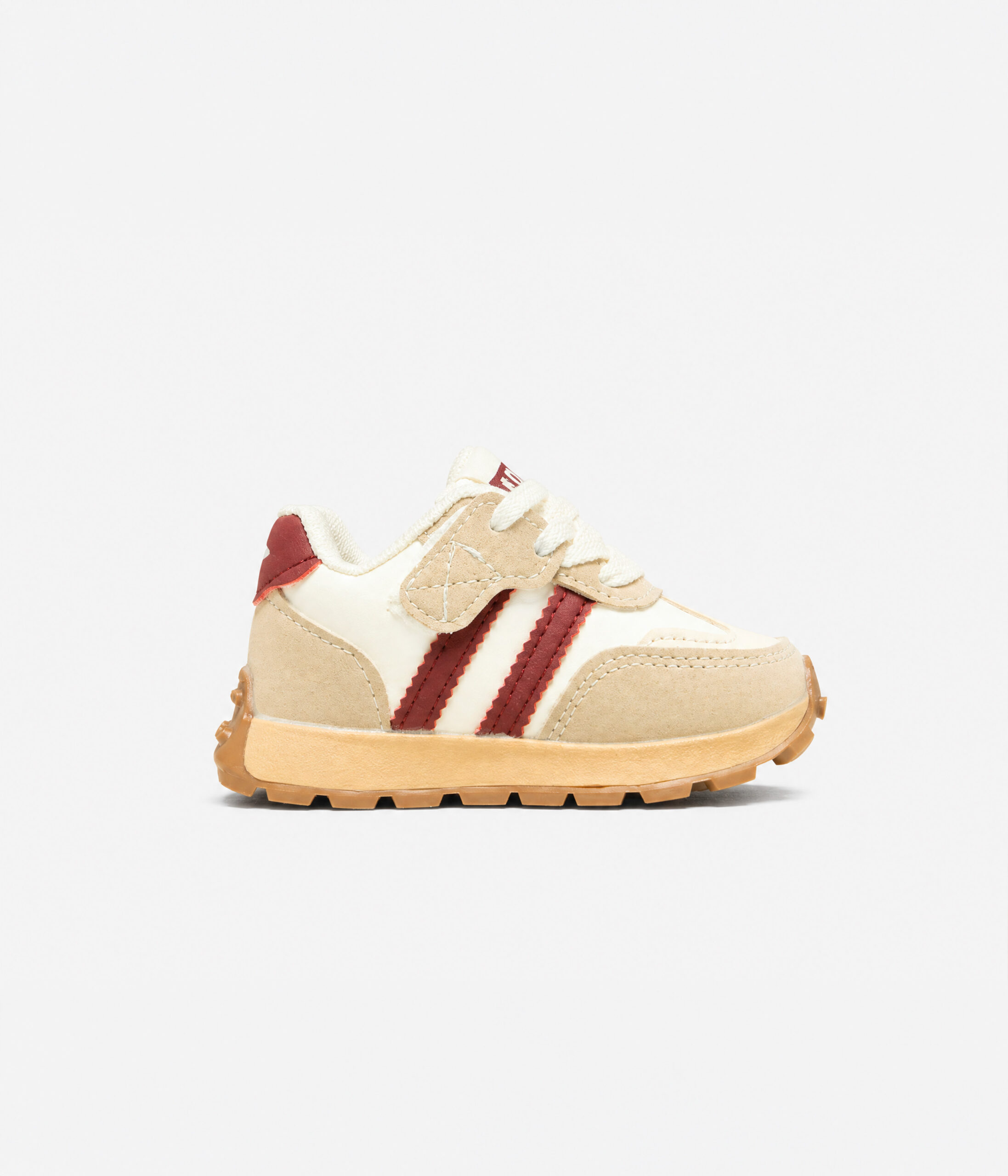 981777-05 Baskets chunky crème à bande bordeaux et semelle caramel – Image 1